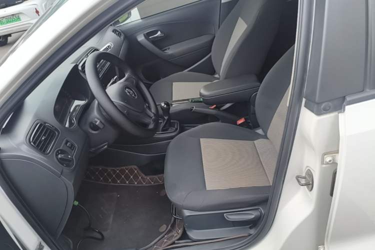 Used Volkswagen Polo 2016 1.4L Manual Fashion Model Left Front Seat