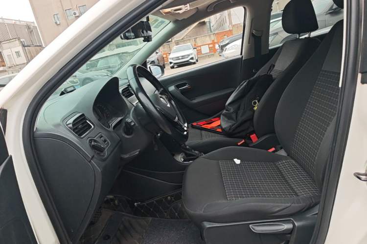 Used Volkswagen Polo 2016 1.6L Automatic Comfort Model Left Front Seat