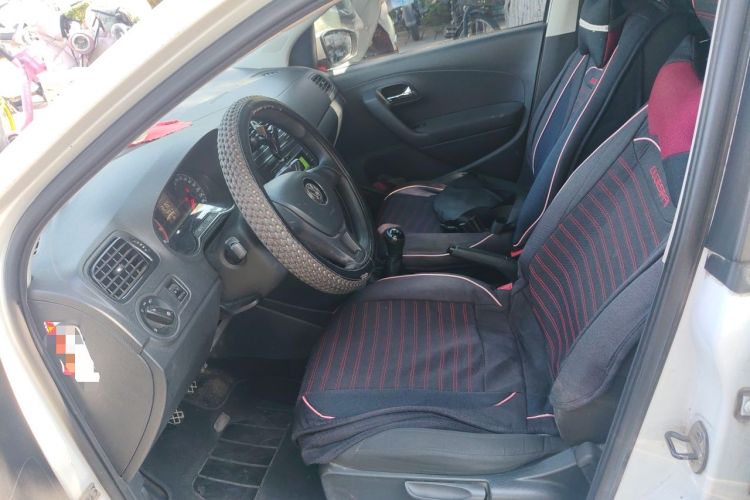 Used Volkswagen Polo 2016 1.4L Manual Fashion Model Left Front Seat