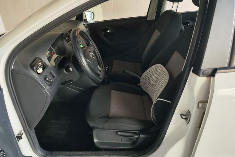 Used Volkswagen Polo 2016 1.4L Manual Fashion Model Left Front Seat