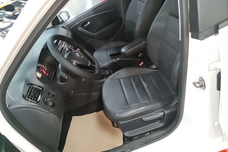 Used Volkswagen Polo 2016 1.6L Automatic Luxury Model Left Front Seat
