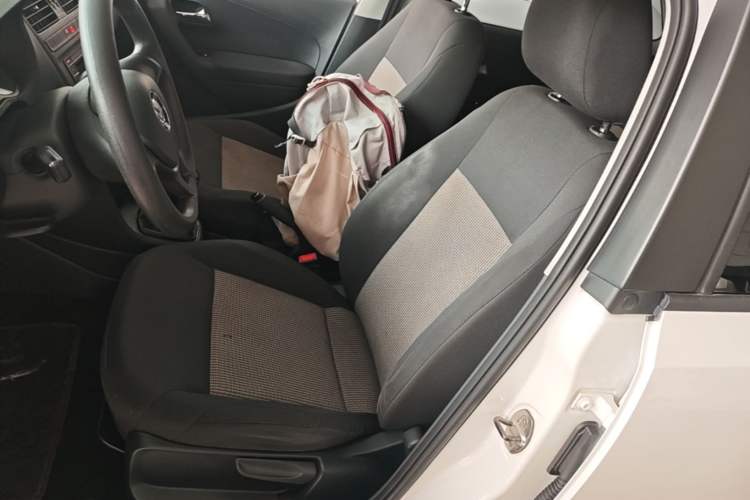 Used Volkswagen Polo 2016 1.4L Manual Fashion Model Left Front Seat