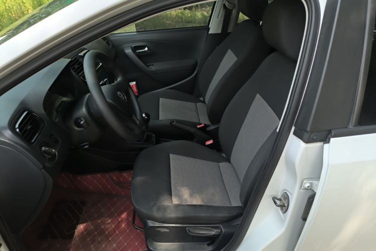 Used Volkswagen Polo 2016 1.4L Manual Fashion Model Left Front Seat
