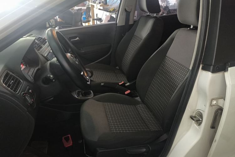 Used Volkswagen Polo 2016 1.6L Manual Comfort Model Left Front Seat