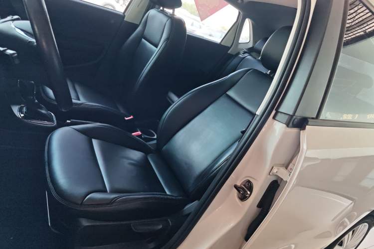 Used Volkswagen Polo 2016 1.6L Automatic Comfort Model Left Front Seat