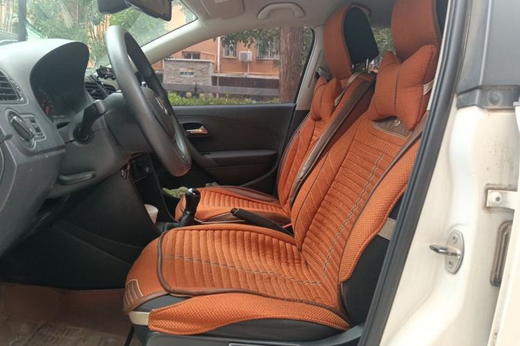 Used Volkswagen Polo 2016 1.4L Manual Fashion Model Left Front Seat