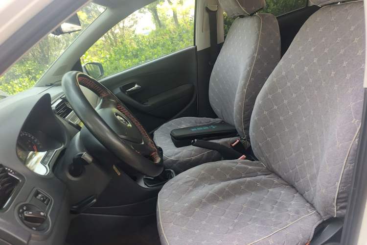 Used Volkswagen Polo 2016 1.4L Manual Fashion Model Left Front Seat