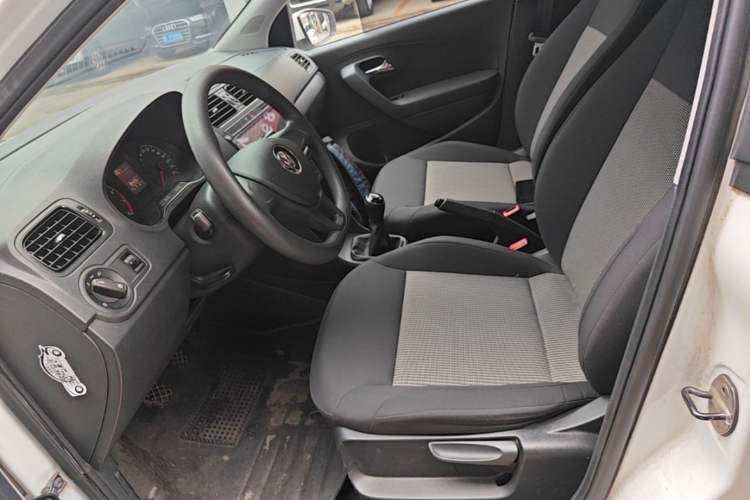 Used Volkswagen Polo 2016 1.4L Manual Fashion Model Left Front Seat