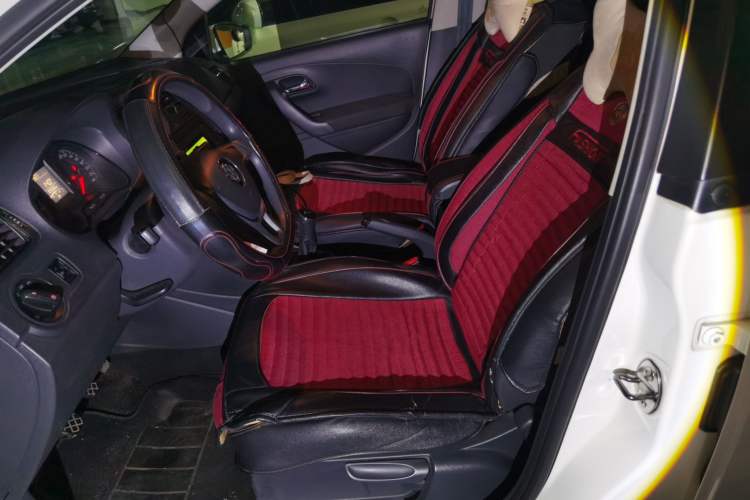 Used Volkswagen Polo 2016 1.4L Manual Fashion Model Left Front Seat
