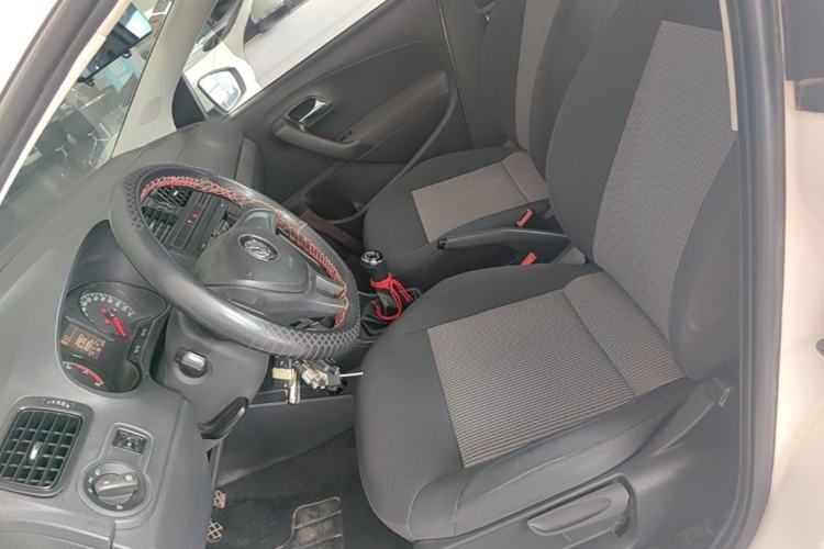Used Volkswagen Polo 2016 1.4L Manual Fashion Model Left Front Seat