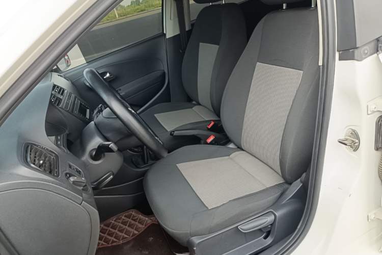 Used Volkswagen Polo 2016 1.4L Manual Fashion Model Left Front Seat