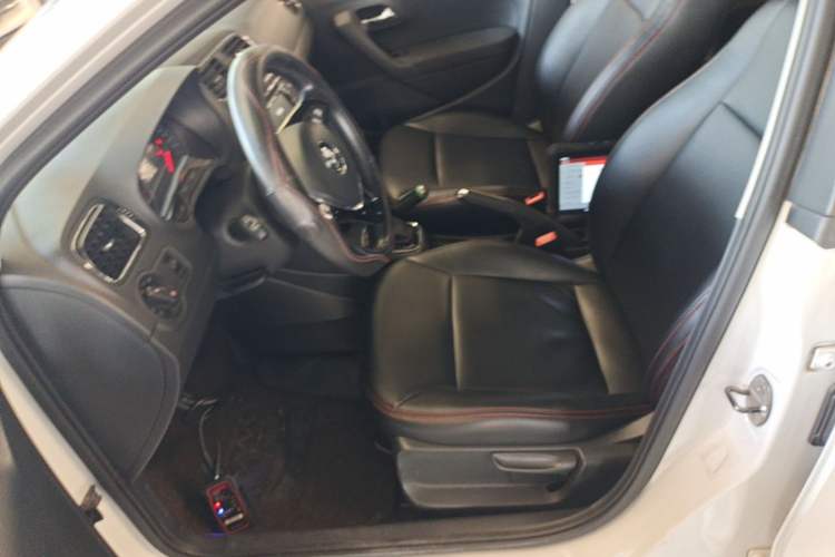 Used Volkswagen Polo 2016 1.6L Automatic Comfort Model Left Front Seat