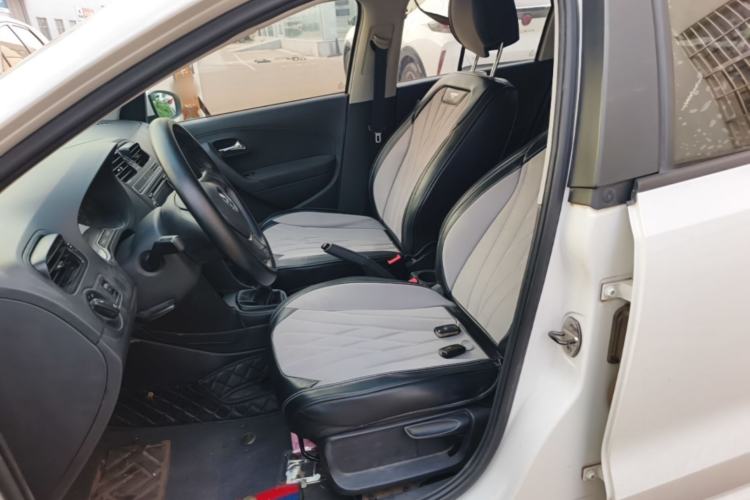 Used Volkswagen Polo 2016 1.4L Manual Fashion Model Left Front Seat