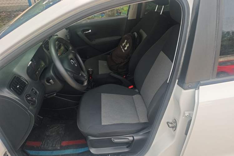 Used Volkswagen Polo 2016 1.4L Manual Fashion Model Left Front Seat