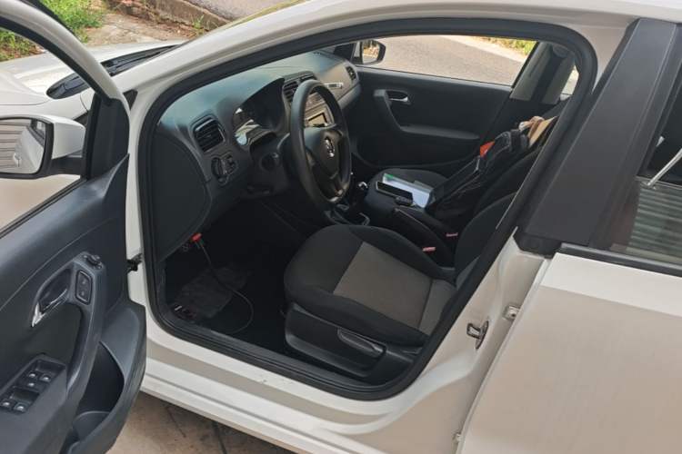 Used Volkswagen Polo 2016 1.4L Manual Fashion Model Left Front Seat