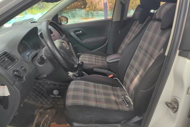 Used Volkswagen Polo 2016 1.4L Manual Fashion Model Left Front Seat
