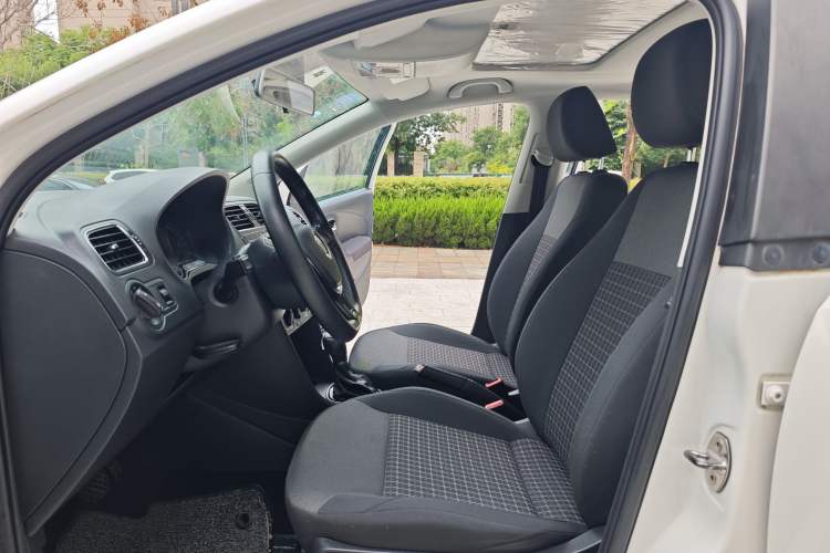 Used Volkswagen Polo 2016 1.6L Automatic Comfort Model Left Front Seat