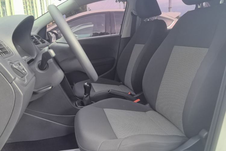 Used Volkswagen Polo 2016 1.4L Manual Fashion Model Left Front Seat