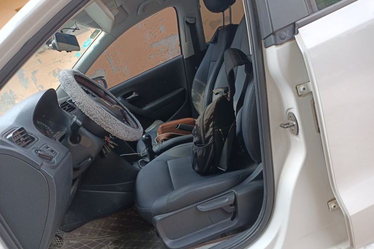 Used Volkswagen Polo 2016 1.4L Manual Fashion Model Left Front Seat