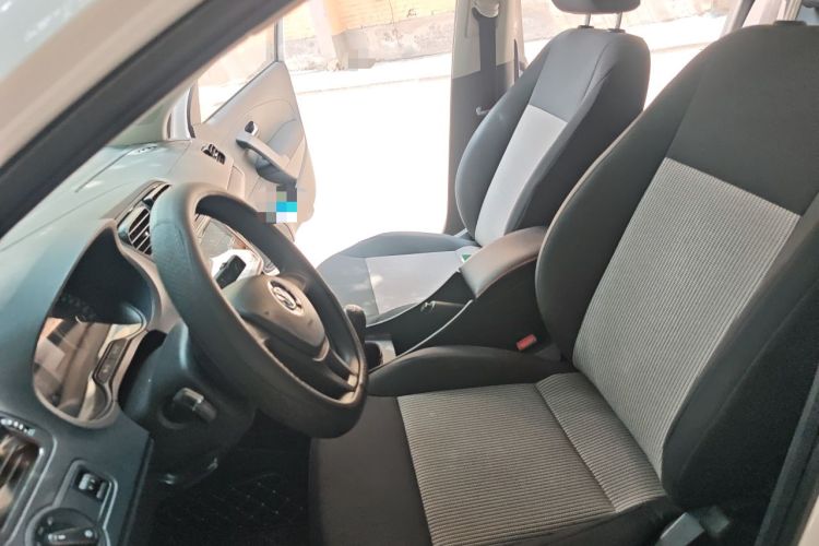Used Volkswagen Polo 2016 1.4L Manual Fashion Model Left Front Seat