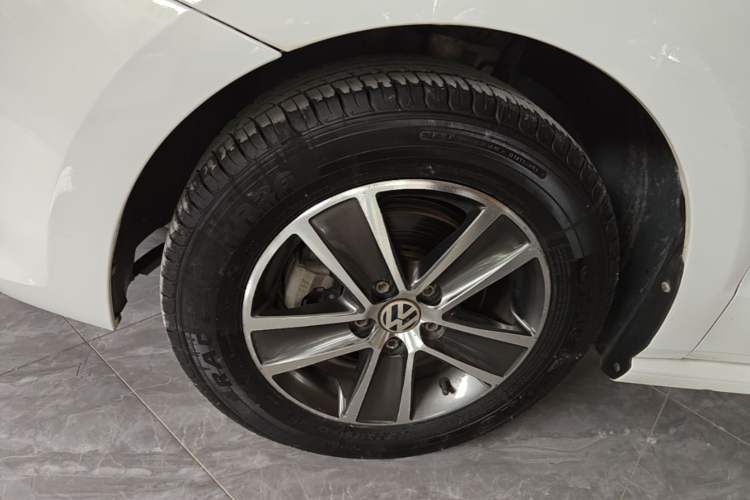 Used Volkswagen Polo 2016 1.4L Automatic Trendy Model Left Front Wheel Hub