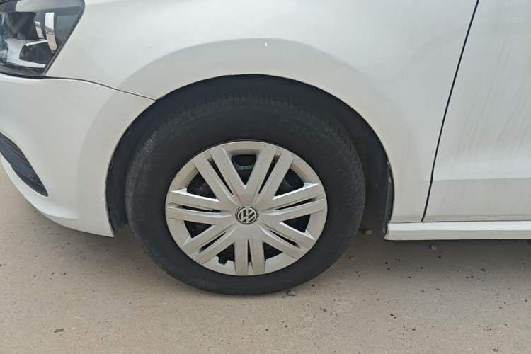 Used Volkswagen Polo 2016 1.4L Automatic Trendy Model Left Front Wheel Hub