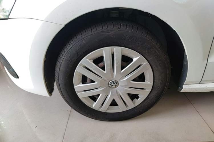 Used Volkswagen Polo 2016 1.4L Automatic Trendy Model Left Front Wheel Hub