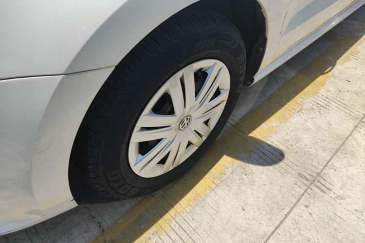 Used Volkswagen Polo 2016 1.4L Automatic Trendy Model Left Front Wheel Hub