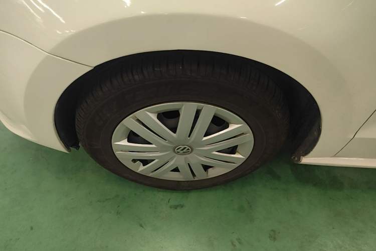 Used Volkswagen Polo 2016 1.4L Automatic Trendy Model Left Front Wheel Hub