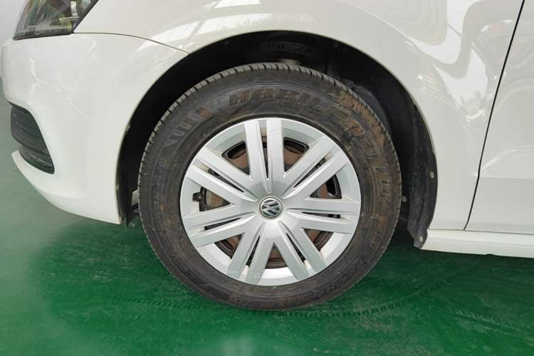 Used Volkswagen Polo 2016 1.4L Automatic Trendy Model Left Front Wheel Hub