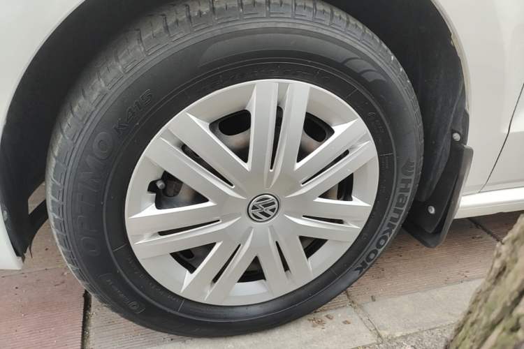 Used Volkswagen Polo 2016 1.4L Automatic Trendy Model Left Front Wheel Hub