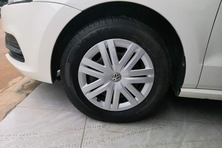 Used Volkswagen Polo 2016 1.4L Automatic Trendy Model Left Front Wheel Hub