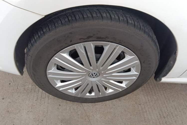 Used Volkswagen Polo 2016 1.6L Automatic Comfort Model Left Front Wheel Hub