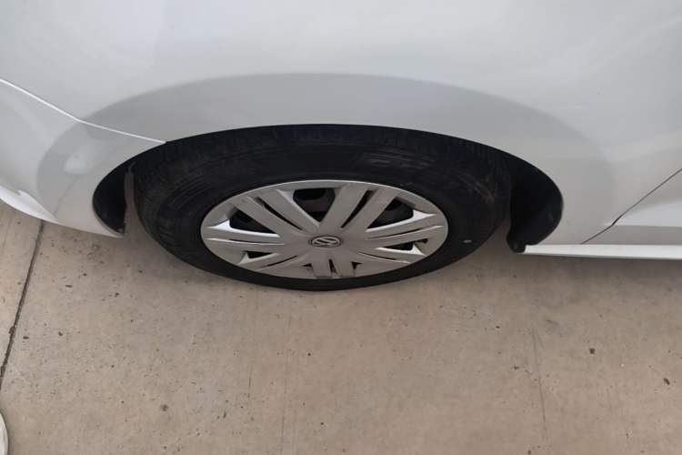 Used Volkswagen Polo 2016 1.4L Automatic Trendy Model Left Front Wheel Hub