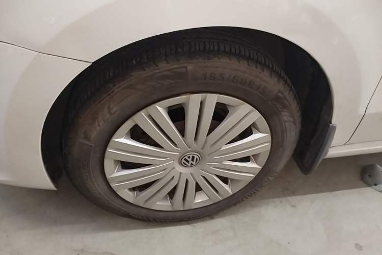 Used Volkswagen Polo 2016 1.6L Automatic Comfort Model Left Front Wheel Hub