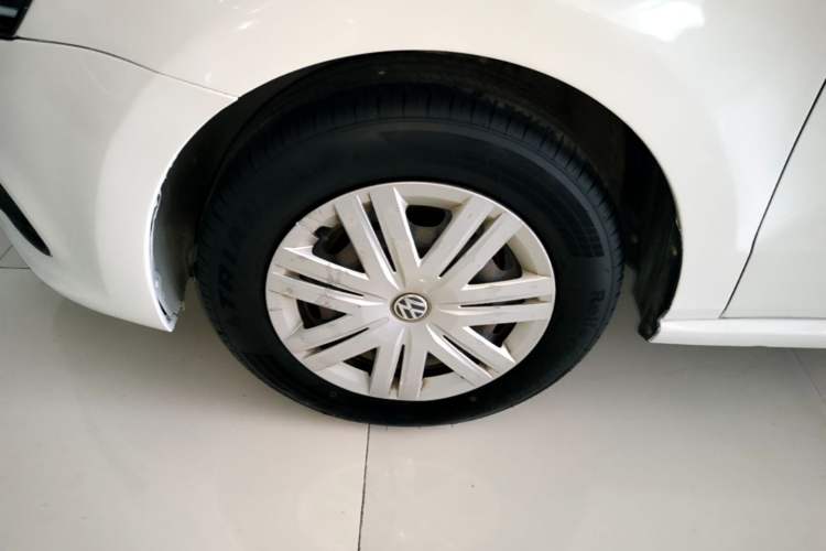Used Volkswagen Polo 2016 1.4L Automatic Trendy Model Left Front Wheel Hub