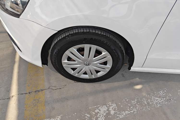 Used Volkswagen Polo 2016 1.4L Automatic Trendy Model Left Front Wheel Hub