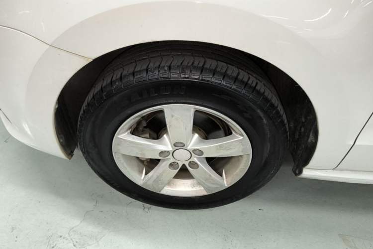 Used Volkswagen Polo 2016 1.4L Manual Fashion Model Left Front Wheel Hub