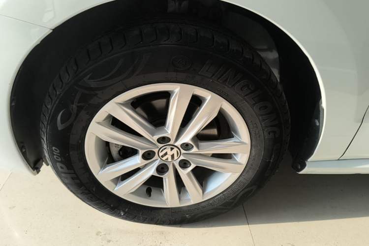 Used Volkswagen Polo 2016 1.4L Automatic Trendy Model Left Front Wheel Hub