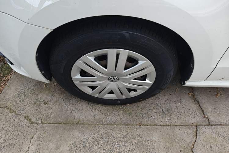 Used Volkswagen Polo 2016 1.4L Automatic Trendy Model Left Front Wheel Hub