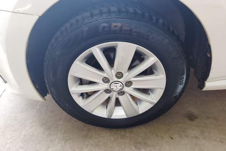 Used Volkswagen Polo 2016 1.4L Automatic Trendy Model Left Front Wheel Hub