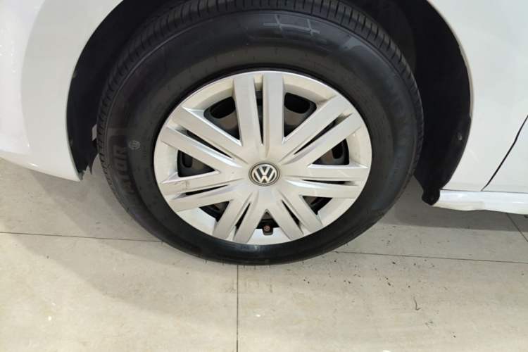 Used Volkswagen Polo 2016 1.4L Automatic Trendy Model Left Front Wheel Hub