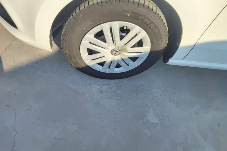 Used Volkswagen Polo 2016 1.4L Automatic Trendy Model Left Front Wheel Hub