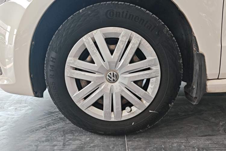 Used Volkswagen Polo 2016 1.4L Automatic Trendy Model Left Front Wheel Hub