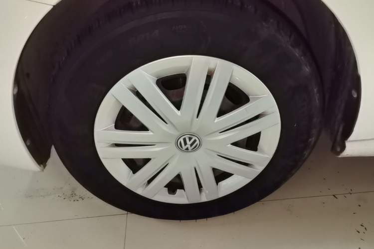 Used Volkswagen Polo 2016 1.4L Automatic Trendy Model Left Front Wheel Hub