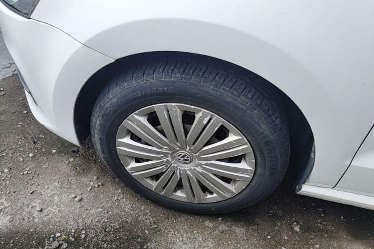 Used Volkswagen Polo 2016 1.6L Automatic Comfort Model Left Front Wheel Hub