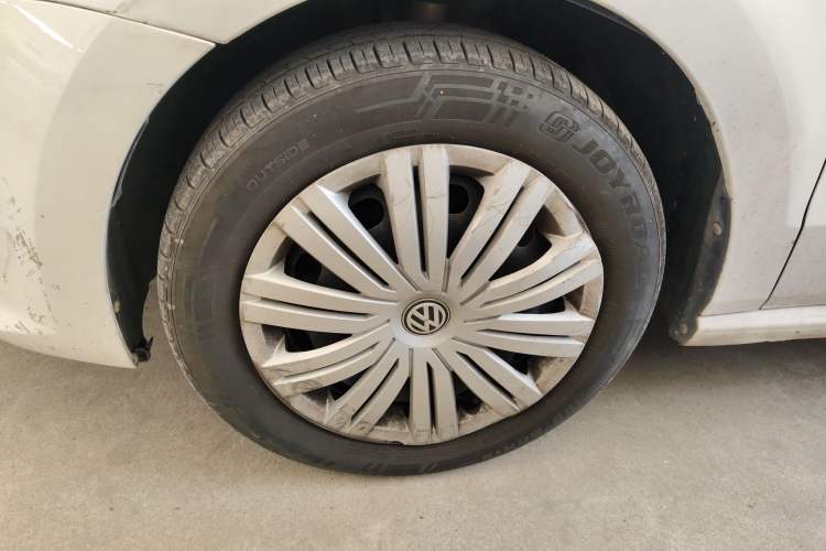 Used Volkswagen Polo 2016 1.6L Automatic Comfort Model Left Front Wheel Hub