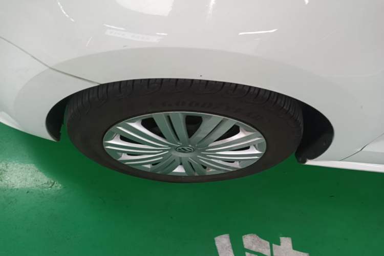 Used Volkswagen Polo 2016 1.6L Automatic Comfort Model Left Front Wheel Hub
