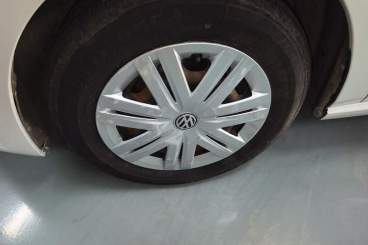 Used Volkswagen Polo 2016 1.4L Manual Fashion Model Left Front Wheel Hub