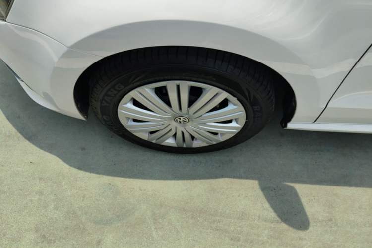 Used Volkswagen Polo 2016 1.6L Automatic Comfort Model Left Front Wheel Hub